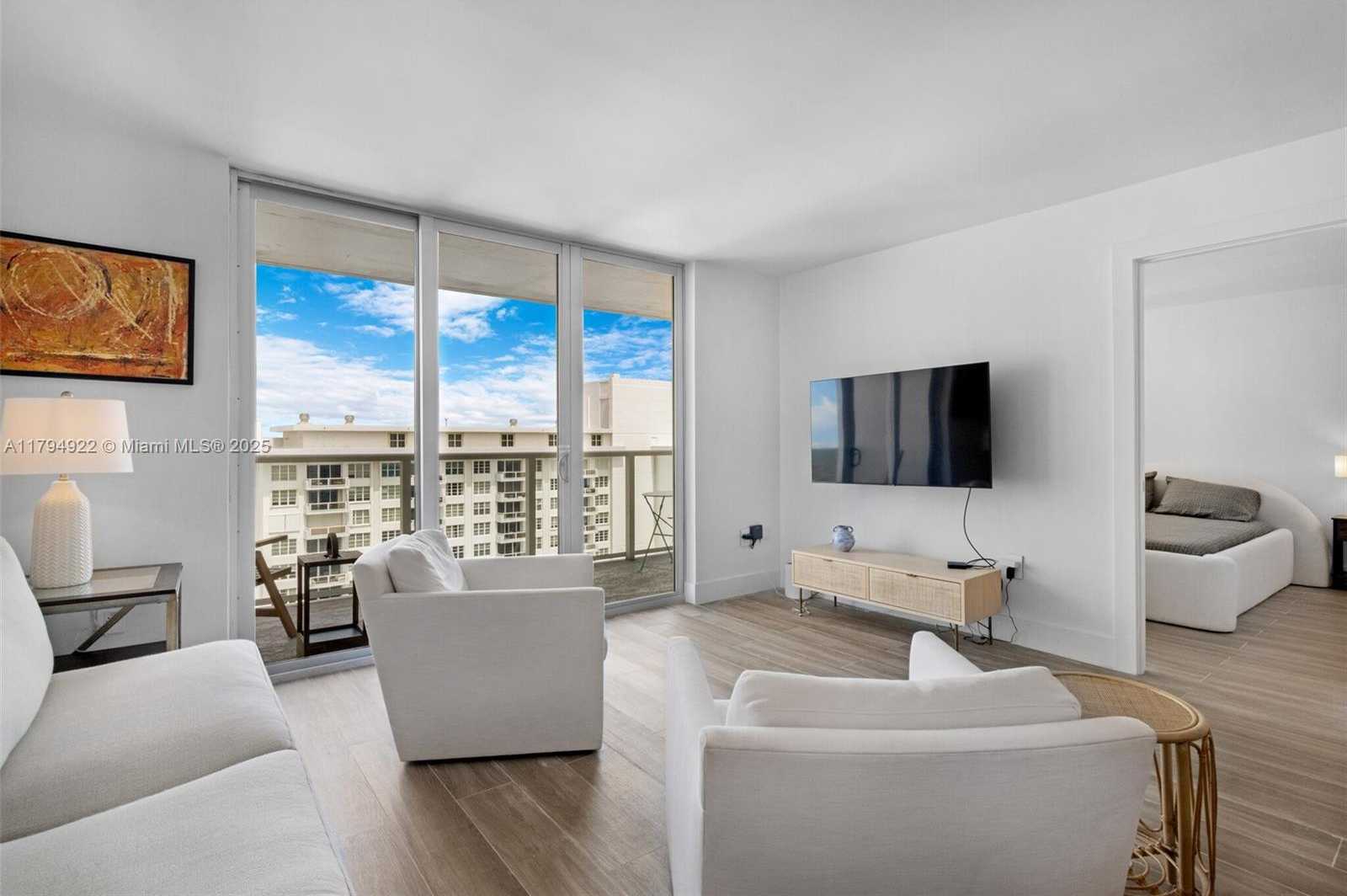 Small Image of 5701 COLLINS AVE #1707, Miami Beach Number 10