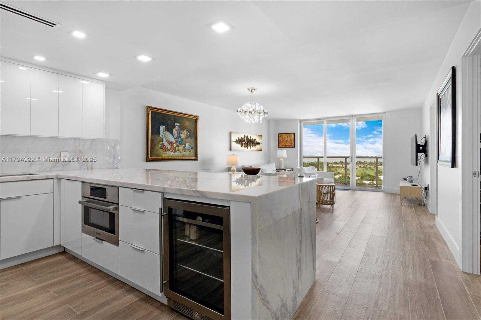 Small Image of 5701 COLLINS AVE #1707, Miami Beach Number 16