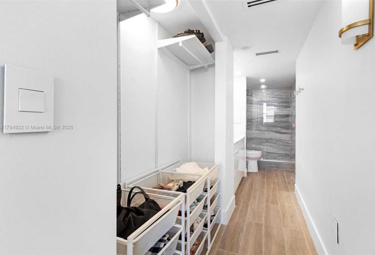 Small Image of 5701 COLLINS AVE #1707, Miami Beach Number 22