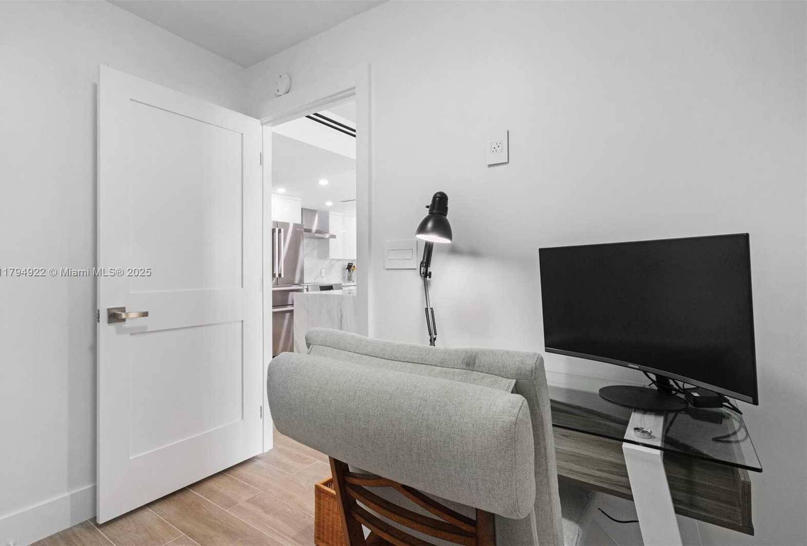 Small Image of 5701 COLLINS AVE #1707, Miami Beach Number 30