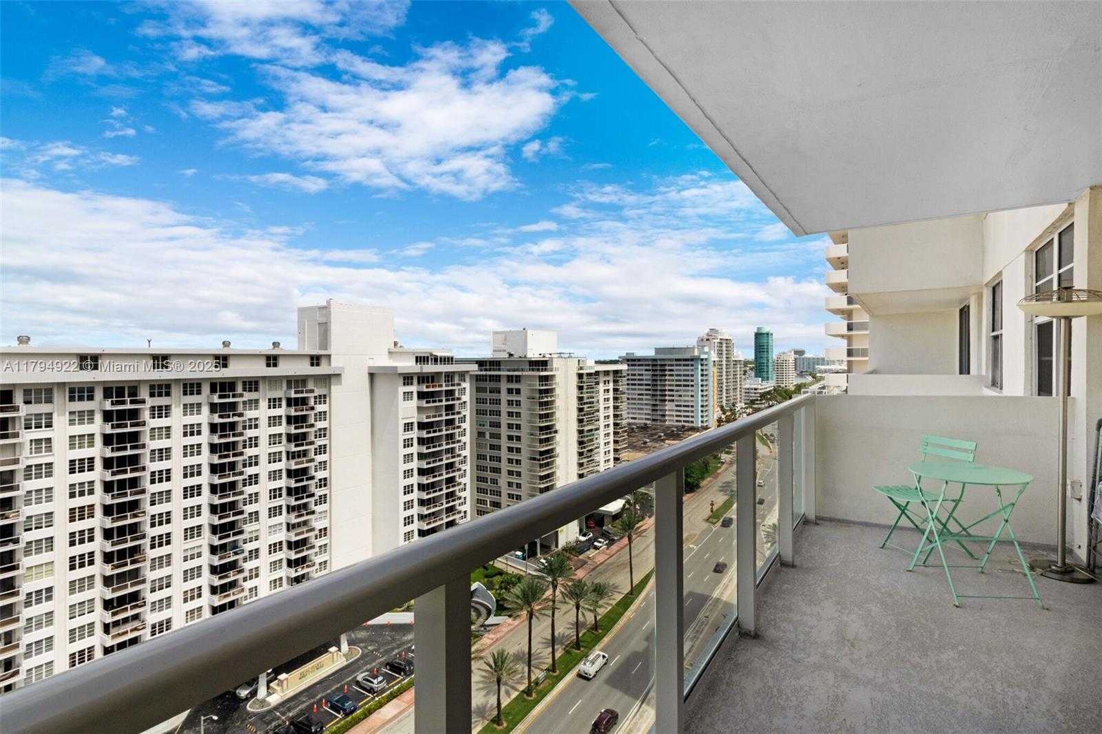 Small Image of 5701 COLLINS AVE #1707, Miami Beach Number 31