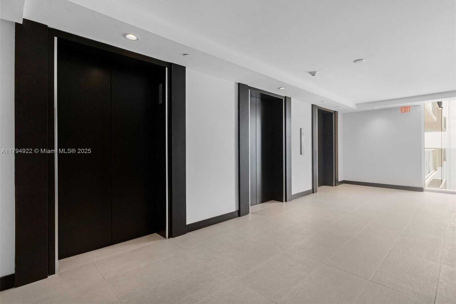 Small Image of 5701 COLLINS AVE #1707, Miami Beach Number 34