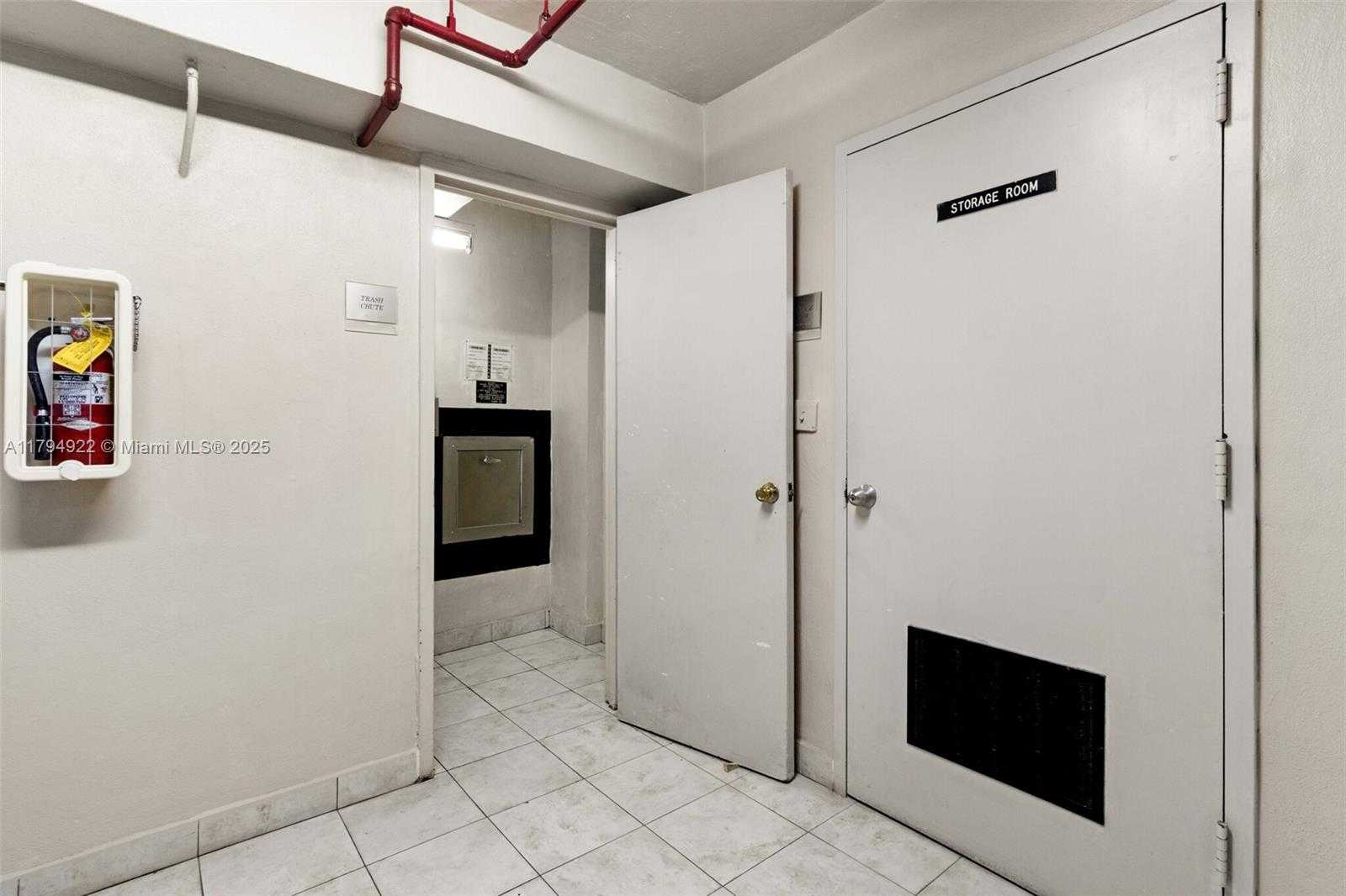 Small Image of 5701 COLLINS AVE #1707, Miami Beach Number 41