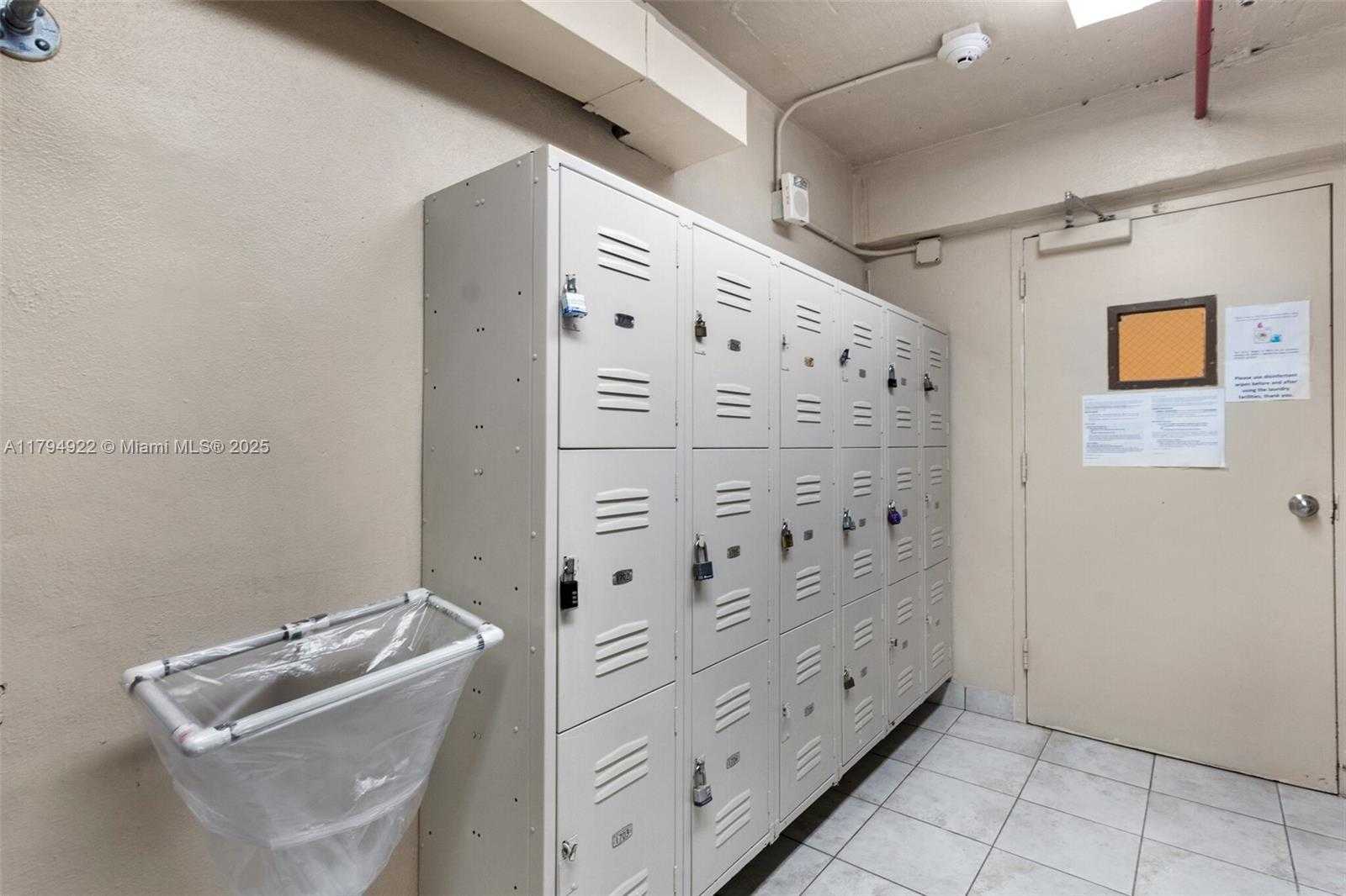 Small Image of 5701 COLLINS AVE #1707, Miami Beach Number 42