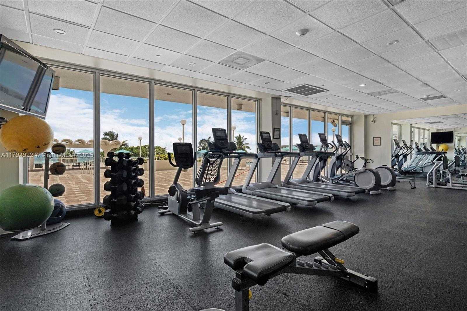 Small Image of 5701 COLLINS AVE #1707, Miami Beach Number 51