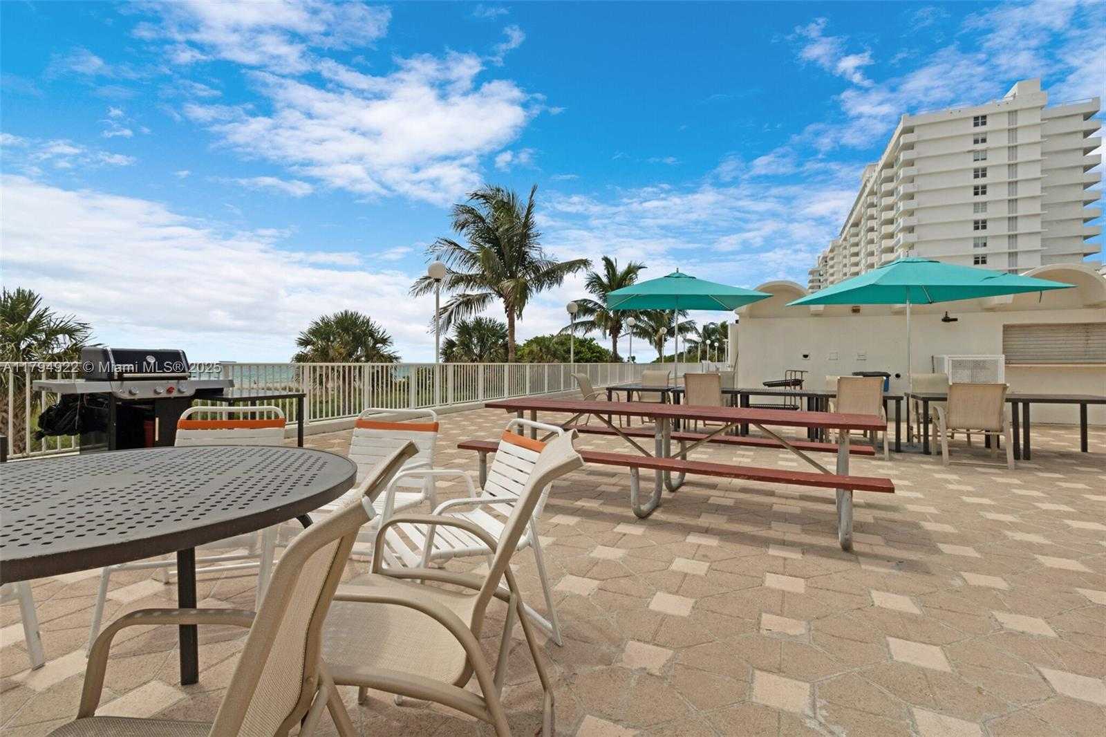 Small Image of 5701 COLLINS AVE #1707, Miami Beach Number 52