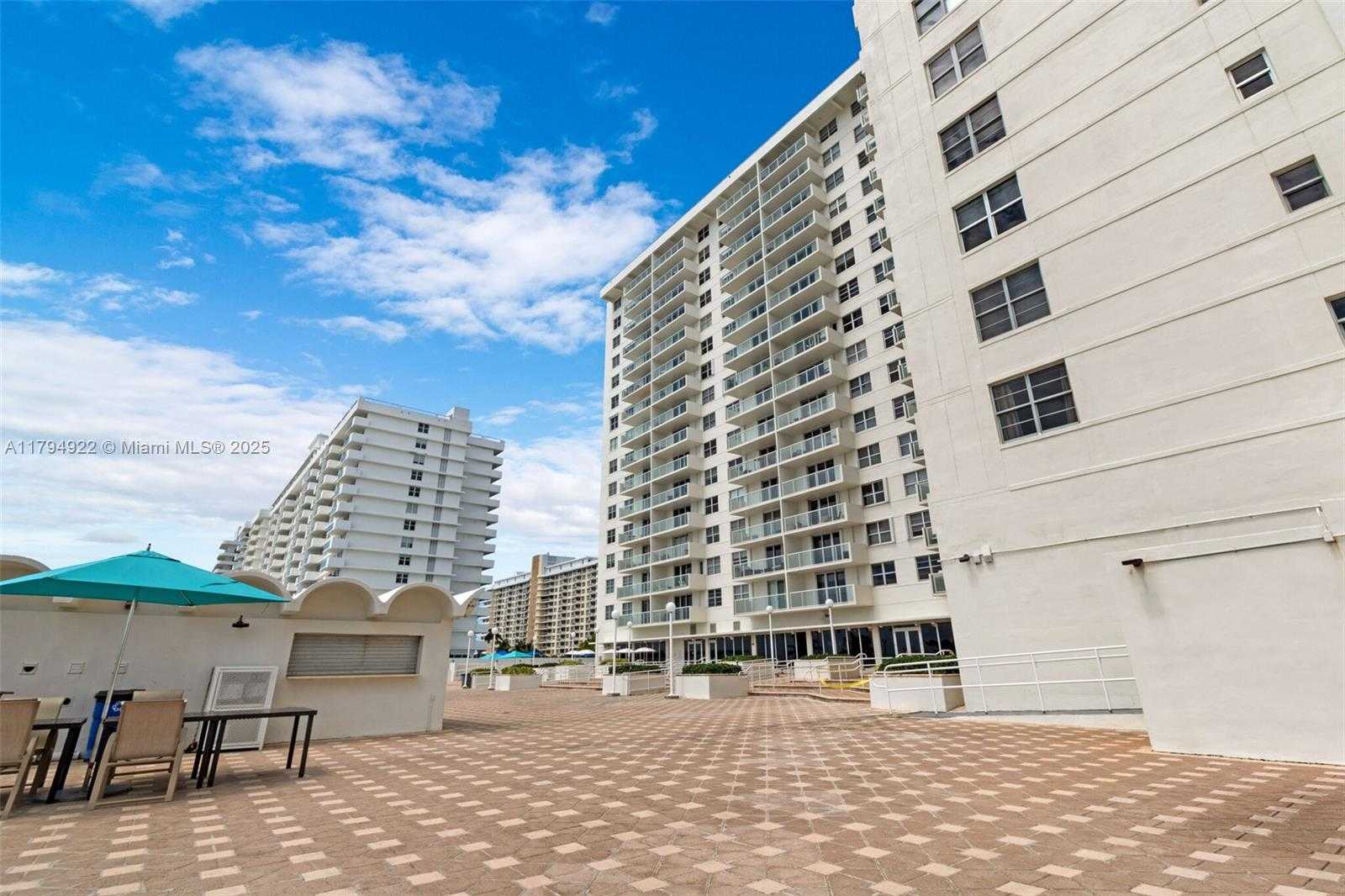 Small Image of 5701 COLLINS AVE #1707, Miami Beach Number 56