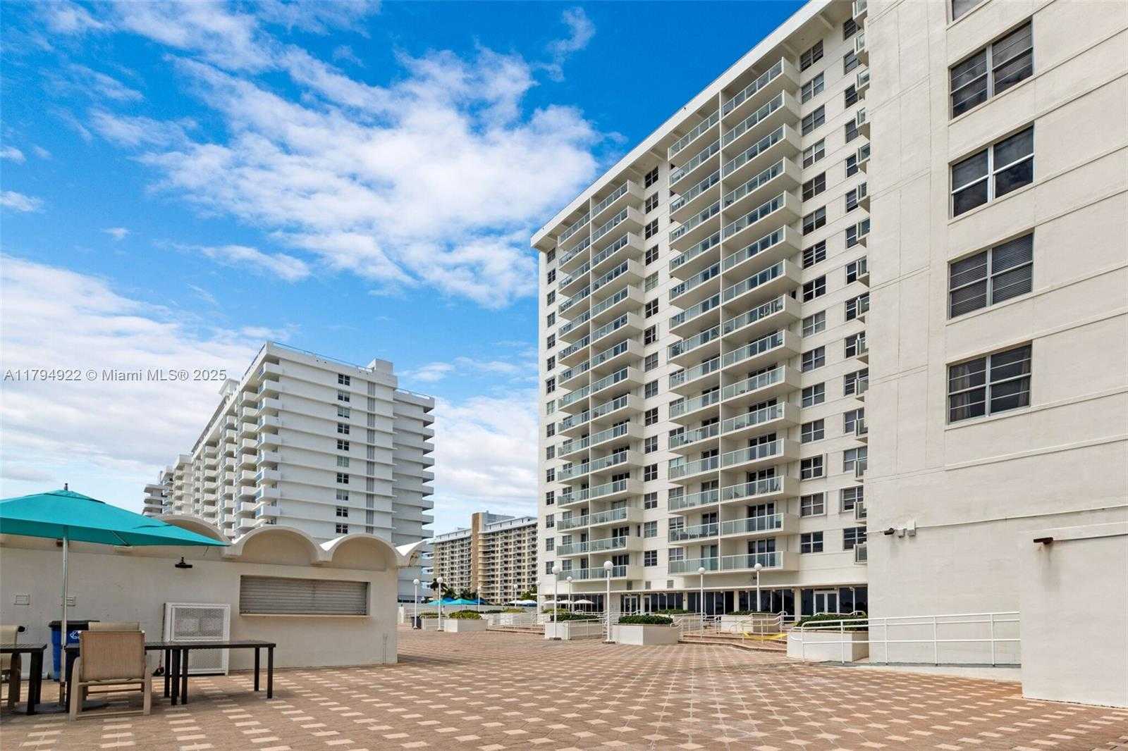 Small Image of 5701 COLLINS AVE #1707, Miami Beach Number 57