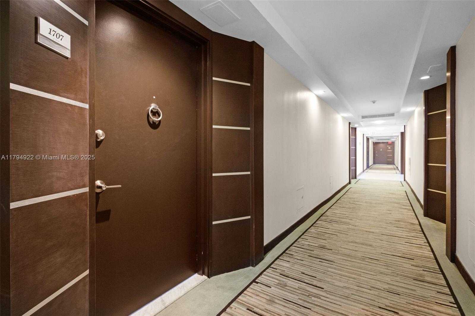 Small Image of 5701 COLLINS AVE #1707, Miami Beach Number 6