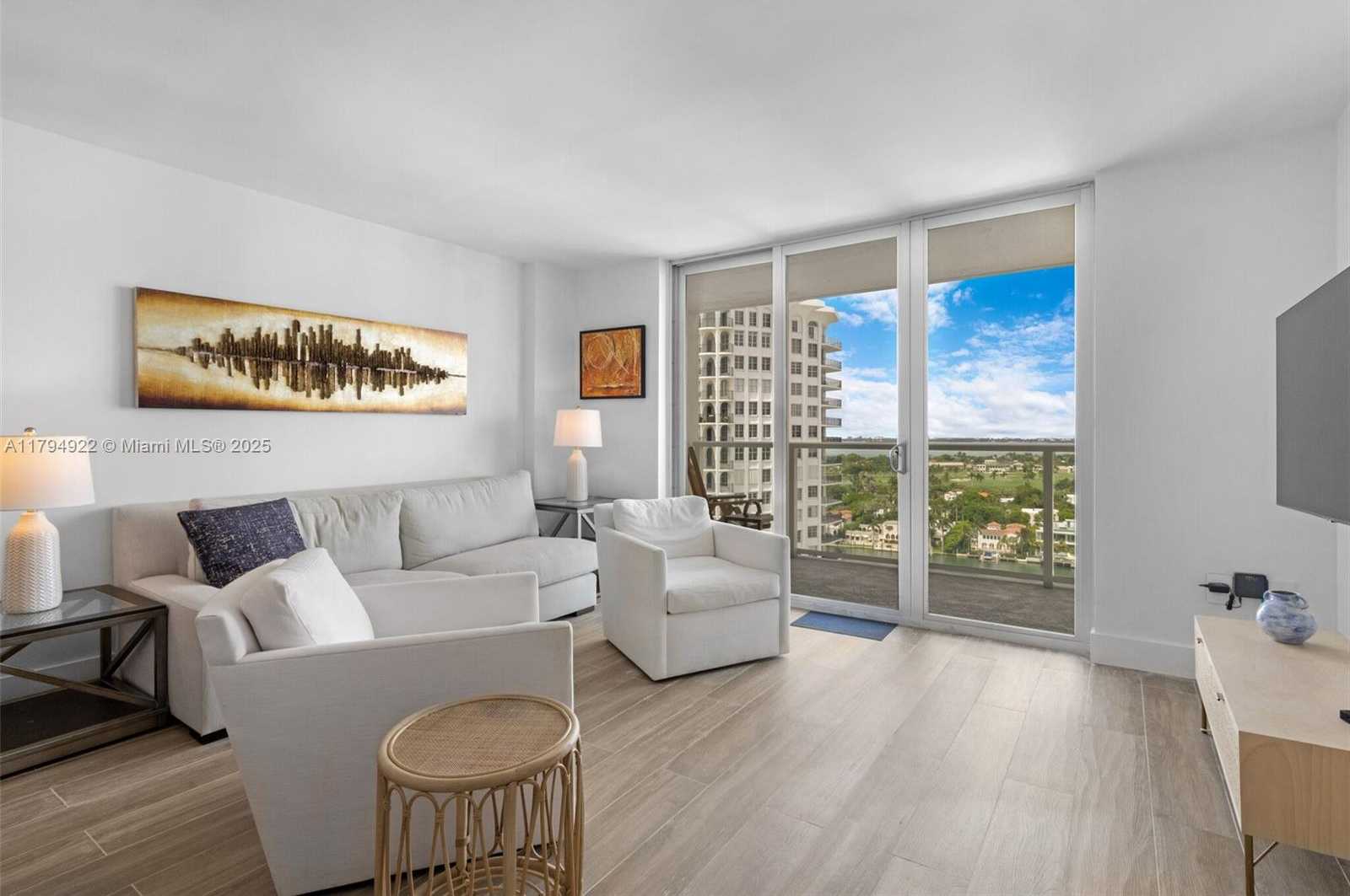 Small Image of 5701 COLLINS AVE #1707, Miami Beach Number 8