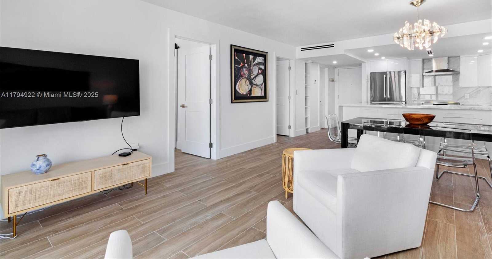 Small Image of 5701 COLLINS AVE #1707, Miami Beach Number 9