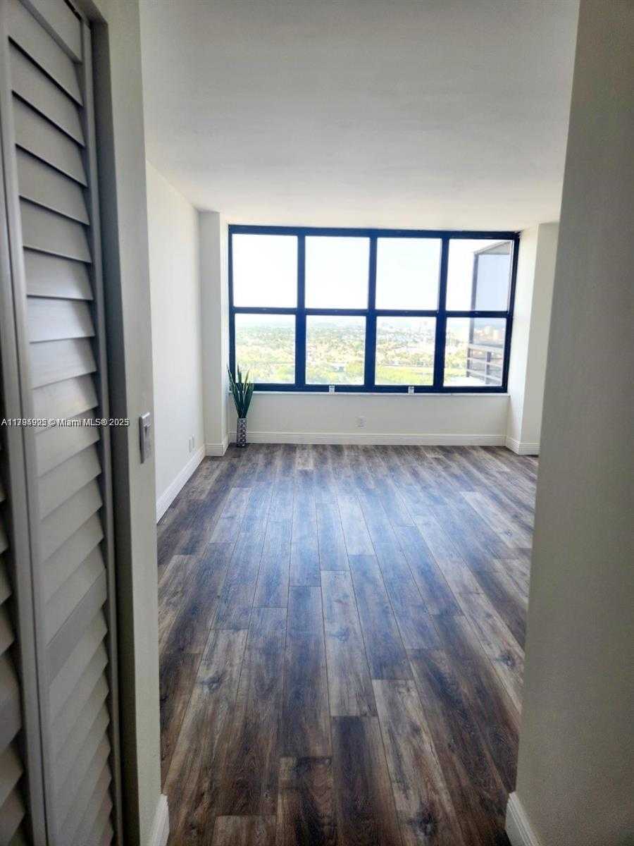 Small Image of 2500 PARKVIEW DR #2208, Hallandale Beach Number 13