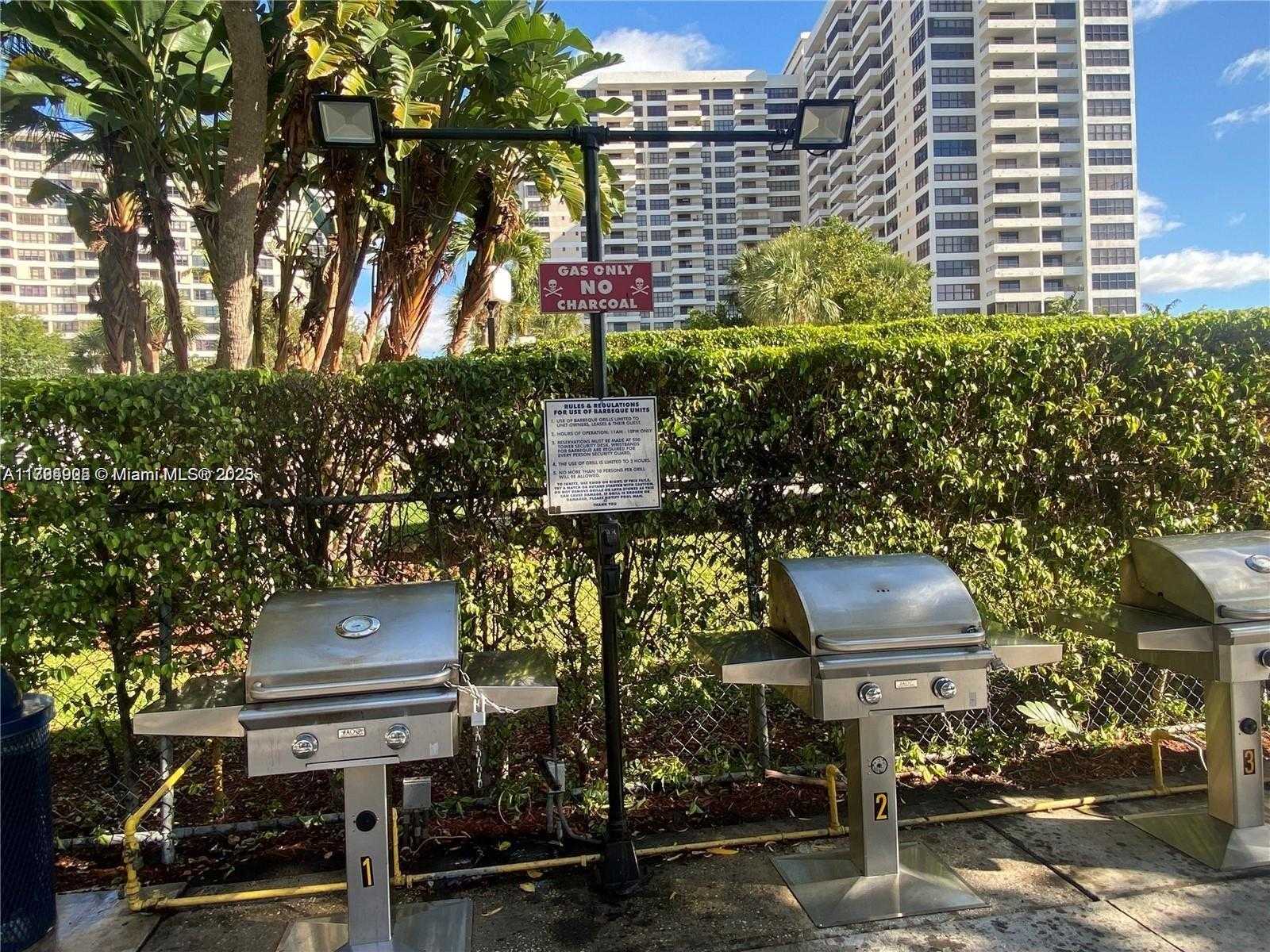 Small Image of 2500 PARKVIEW DR #2208, Hallandale Beach Number 19