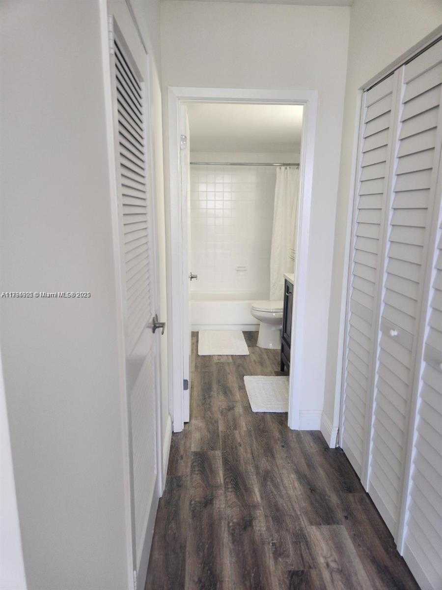 Small Image of 2500 PARKVIEW DR #2208, Hallandale Beach Number 20
