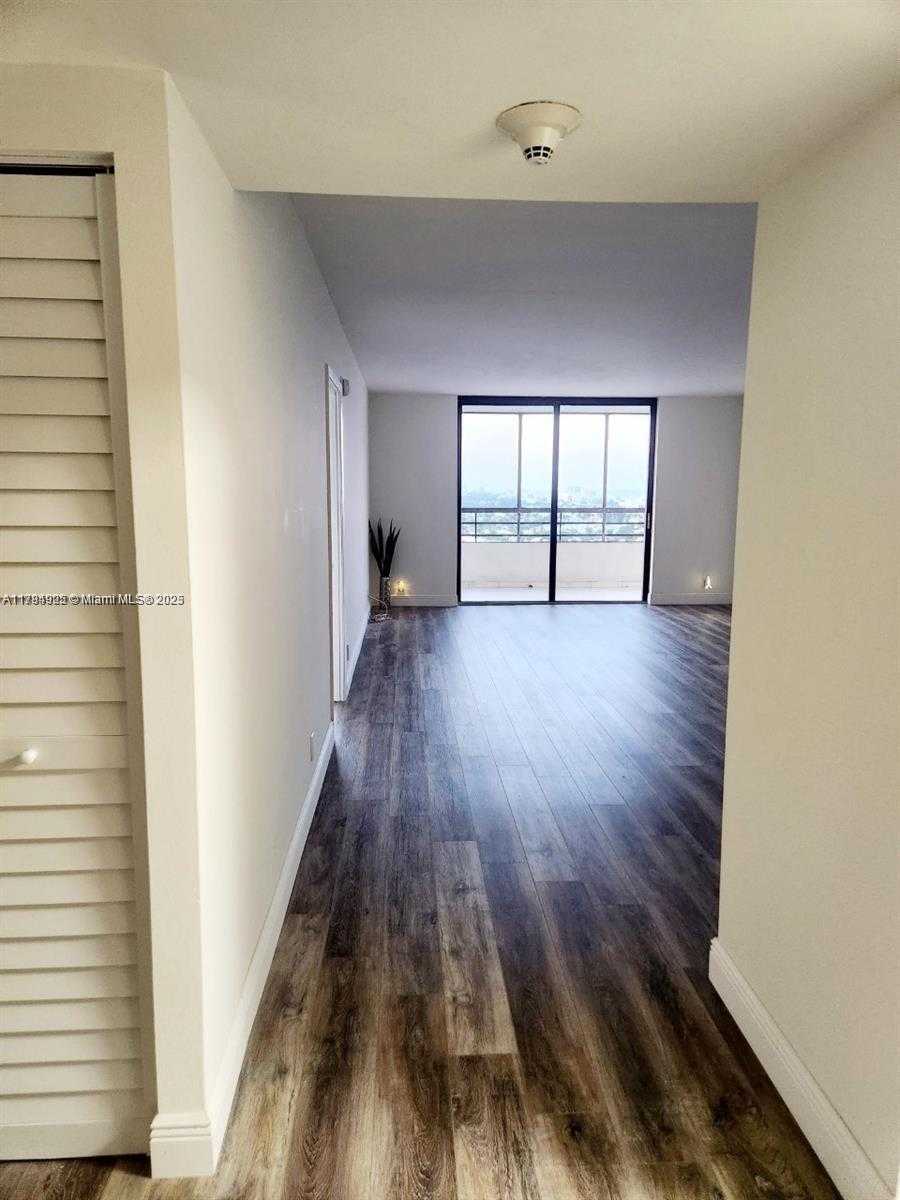 Small Image of 2500 PARKVIEW DR #2208, Hallandale Beach Number 22