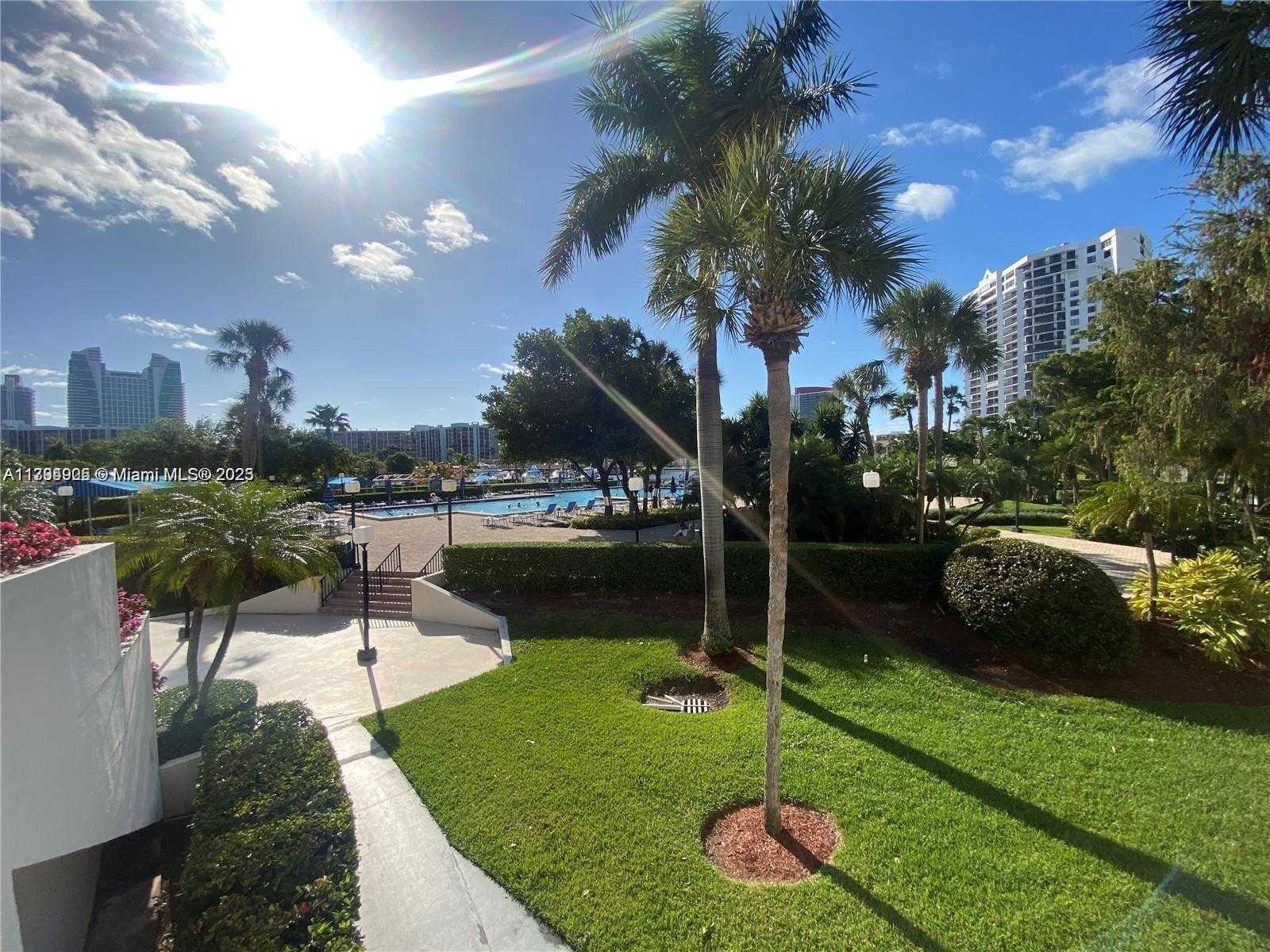 Small Image of 2500 PARKVIEW DR #2208, Hallandale Beach Number 25