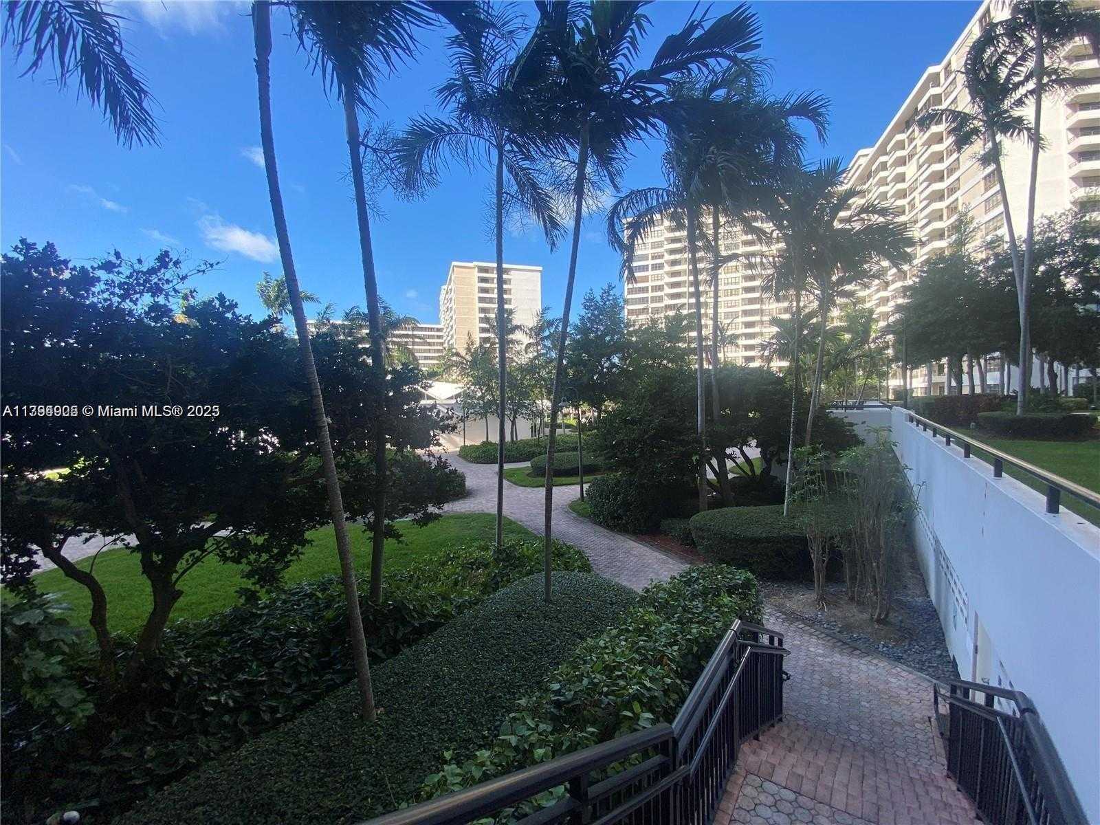 Small Image of 2500 PARKVIEW DR #2208, Hallandale Beach Number 28