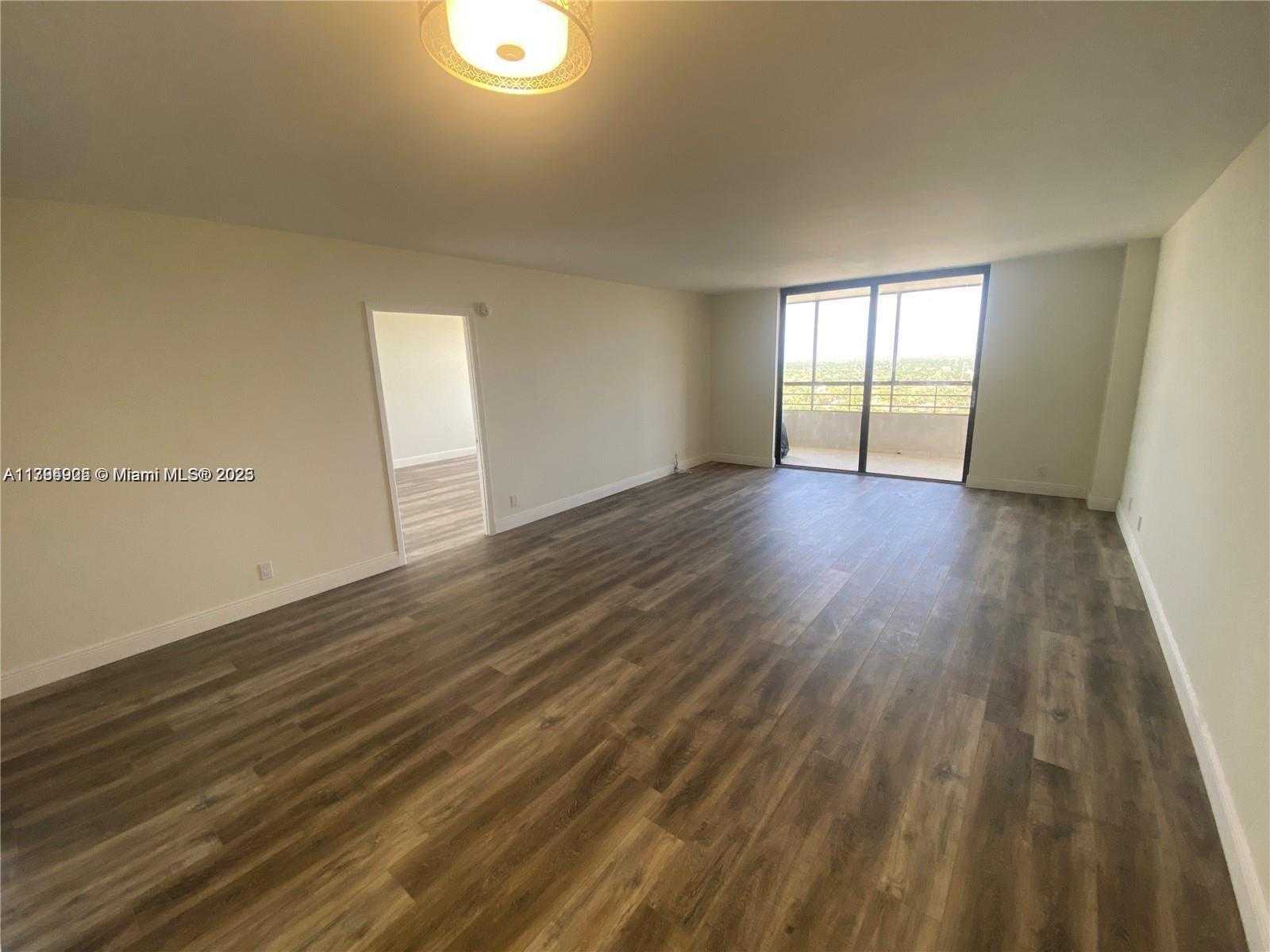 Small Image of 2500 PARKVIEW DR #2208, Hallandale Beach Number 3