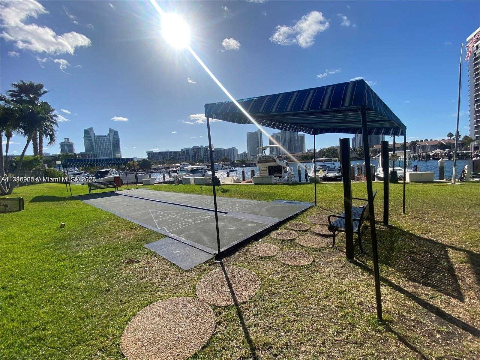 Small Image of 2500 PARKVIEW DR #2208, Hallandale Beach Number 32