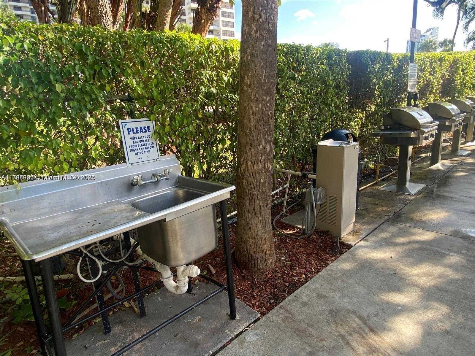 Small Image of 2500 PARKVIEW DR #2208, Hallandale Beach Number 36