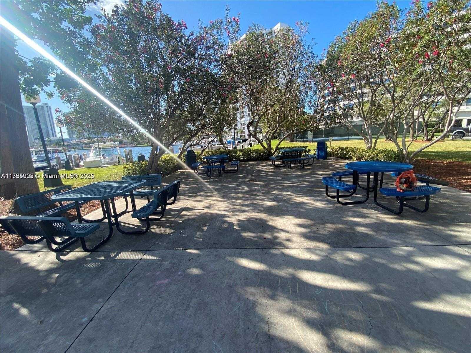 Small Image of 2500 PARKVIEW DR #2208, Hallandale Beach Number 37