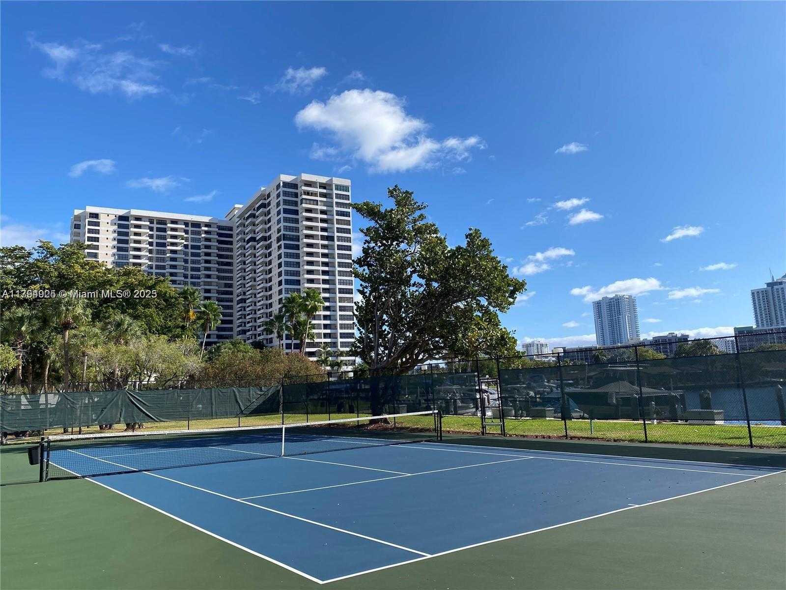 Small Image of 2500 PARKVIEW DR #2208, Hallandale Beach Number 39