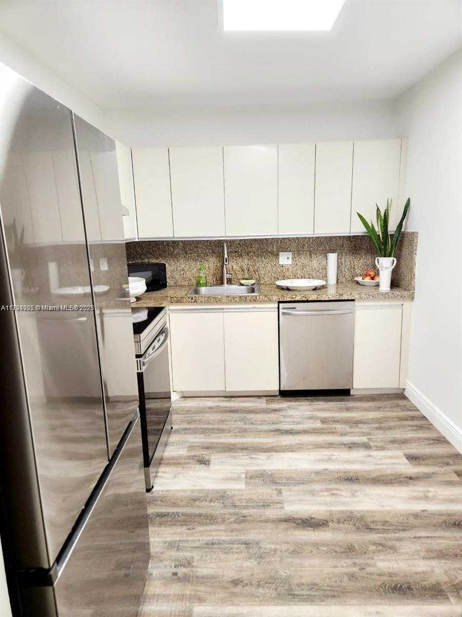 Small Image of 2500 PARKVIEW DR #2208, Hallandale Beach Number 8