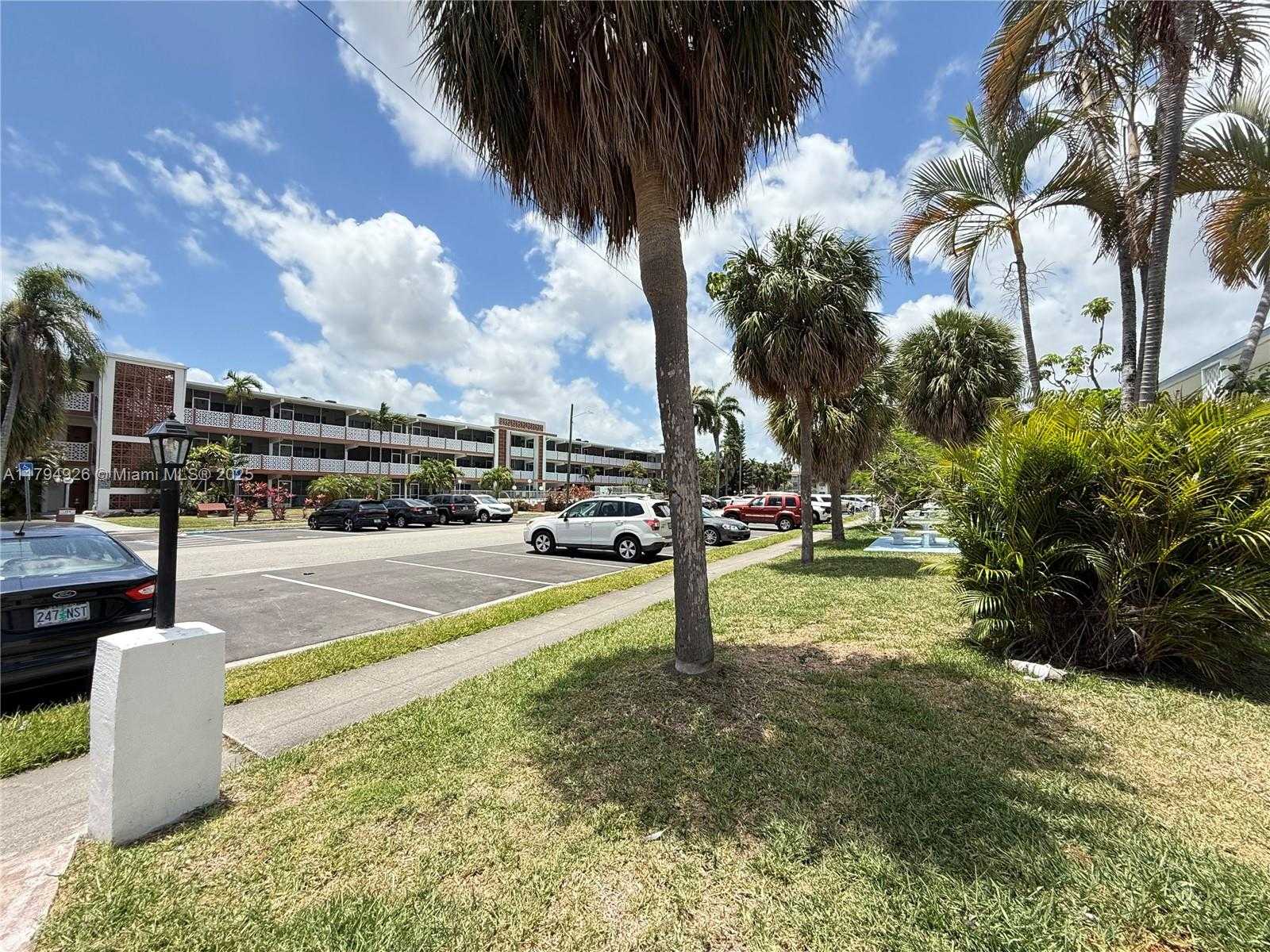 Small Image of 1471 NORTH EAST 170TH ST #120A, North Miami Beach Number 10