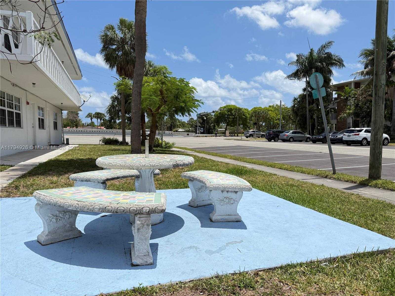 Small Image of 1471 NORTH EAST 170TH ST #120A, North Miami Beach Number 4