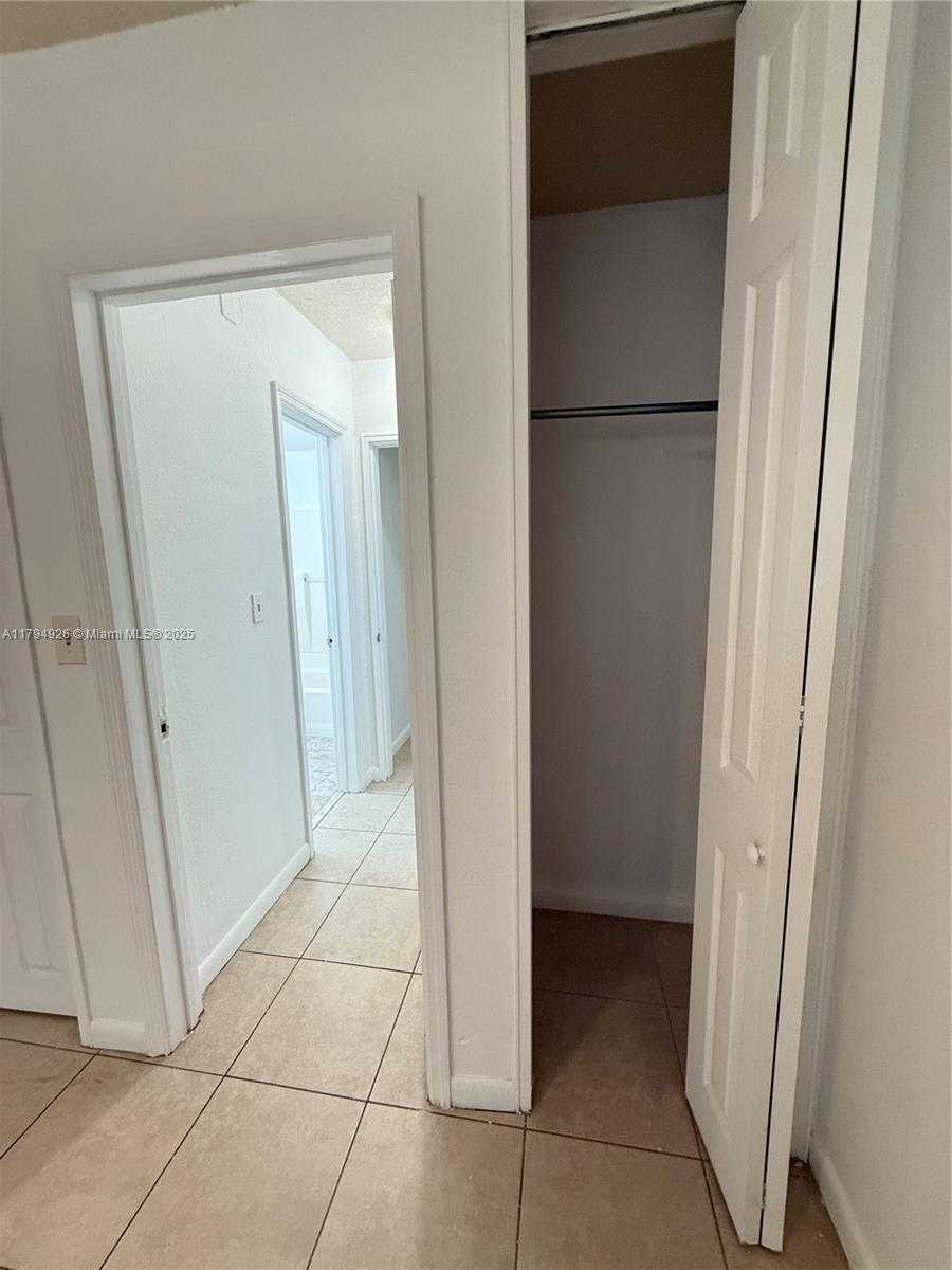 Small Image of 1471 NORTH EAST 170TH ST #120A, North Miami Beach Number 9