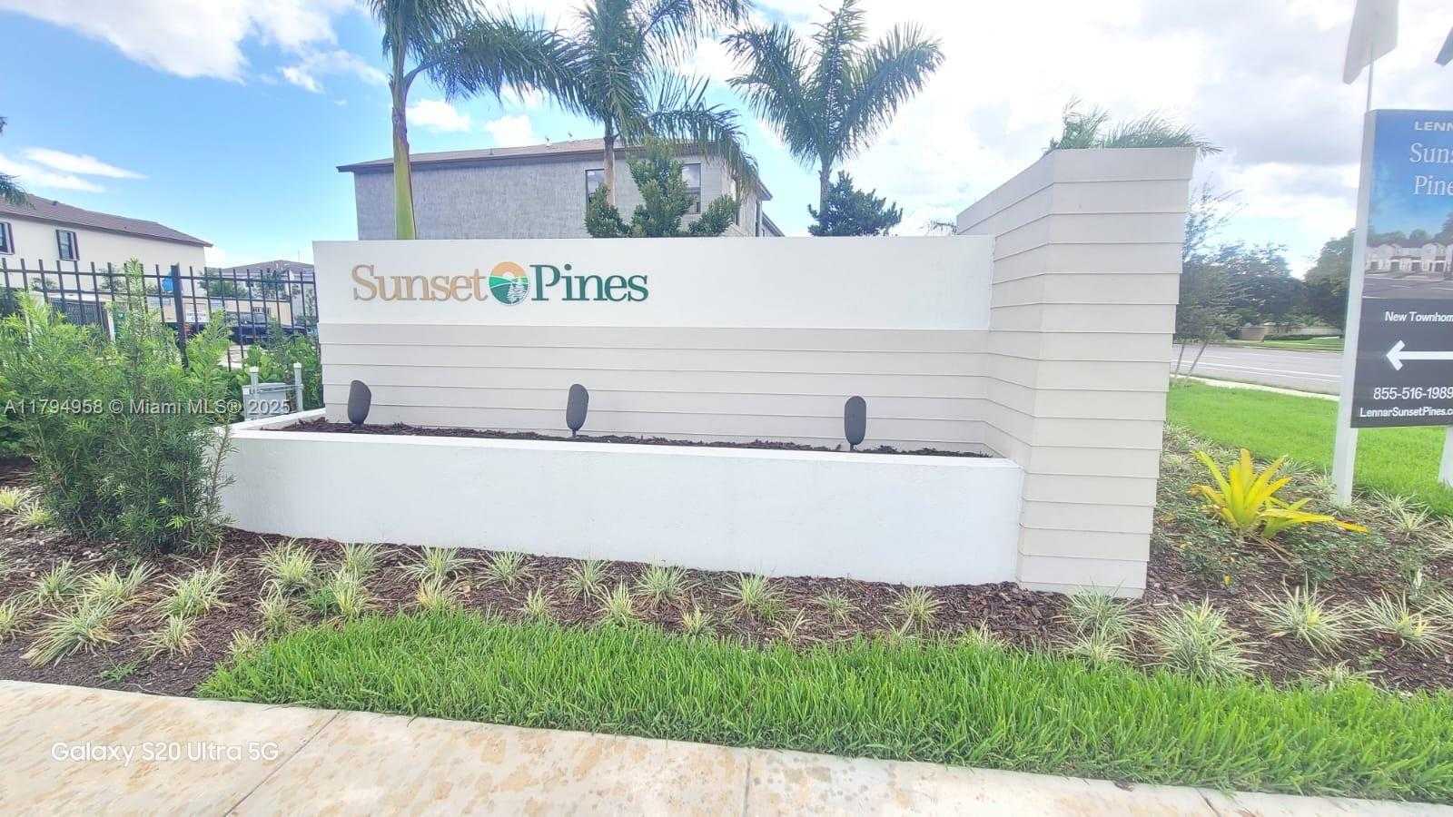 Small Image of 226 SOUTH WEST 159TH CT #226, Pembroke Pines Number 2
