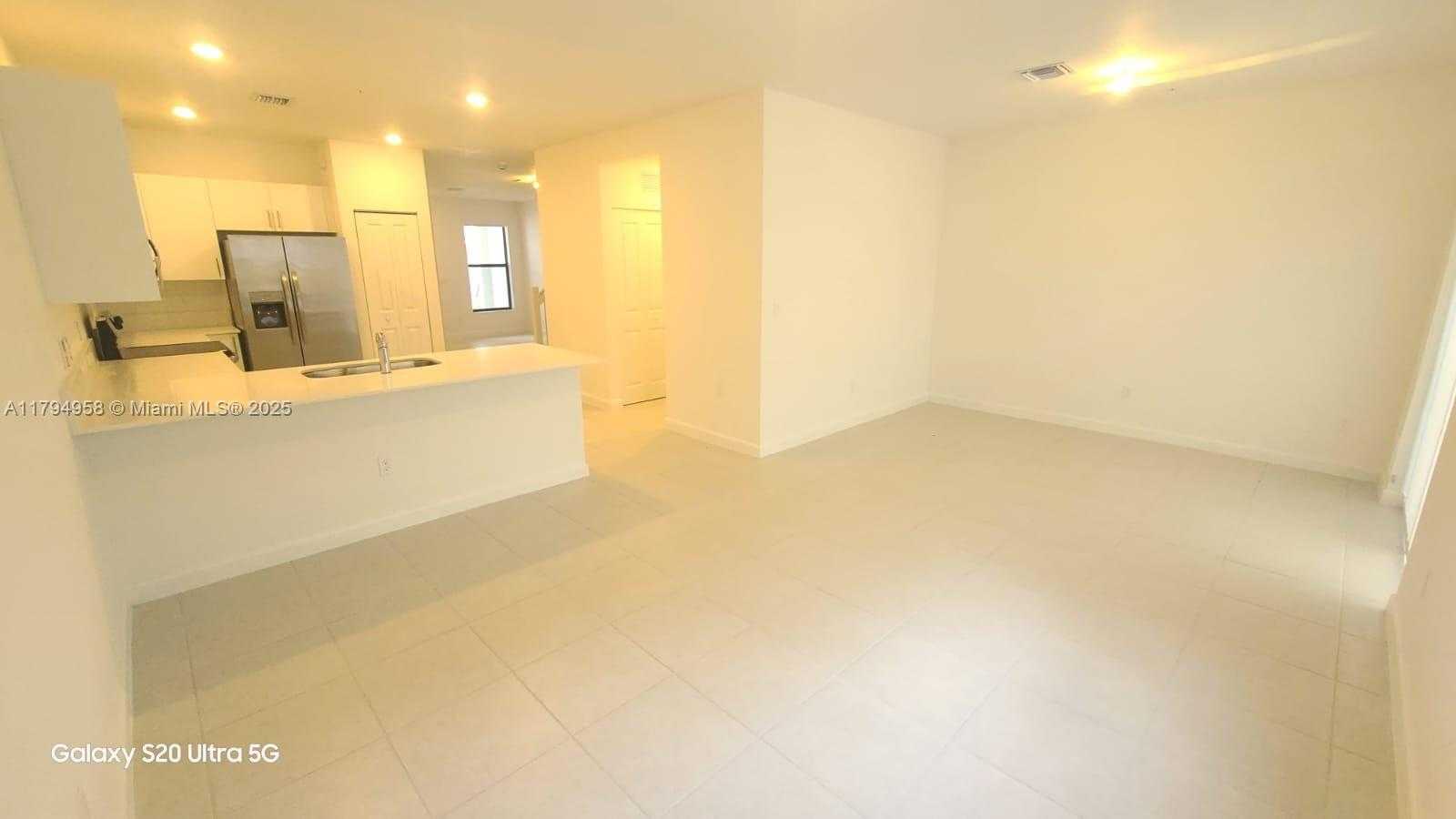 Small Image of 226 SOUTH WEST 159TH CT #226, Pembroke Pines Number 6