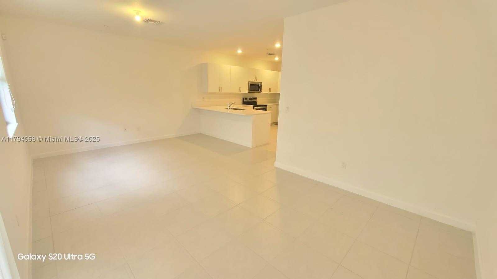 Small Image of 226 SOUTH WEST 159TH CT #226, Pembroke Pines Number 7