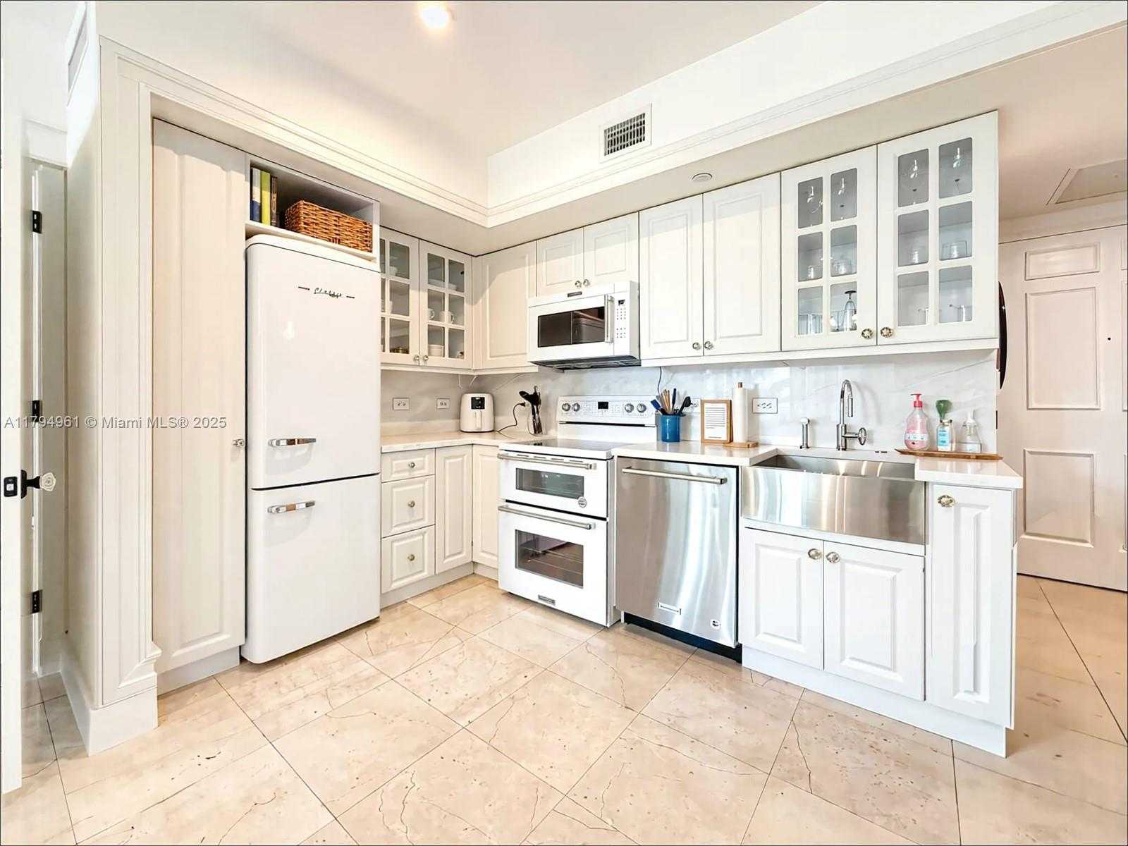 Small Image of 350 SOUTH MIAMI AVE #1205, Miami Number 9
