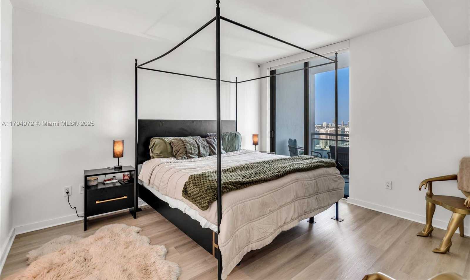 Small Image of 951 BRICKELL AVE #2706, Miami Number 15