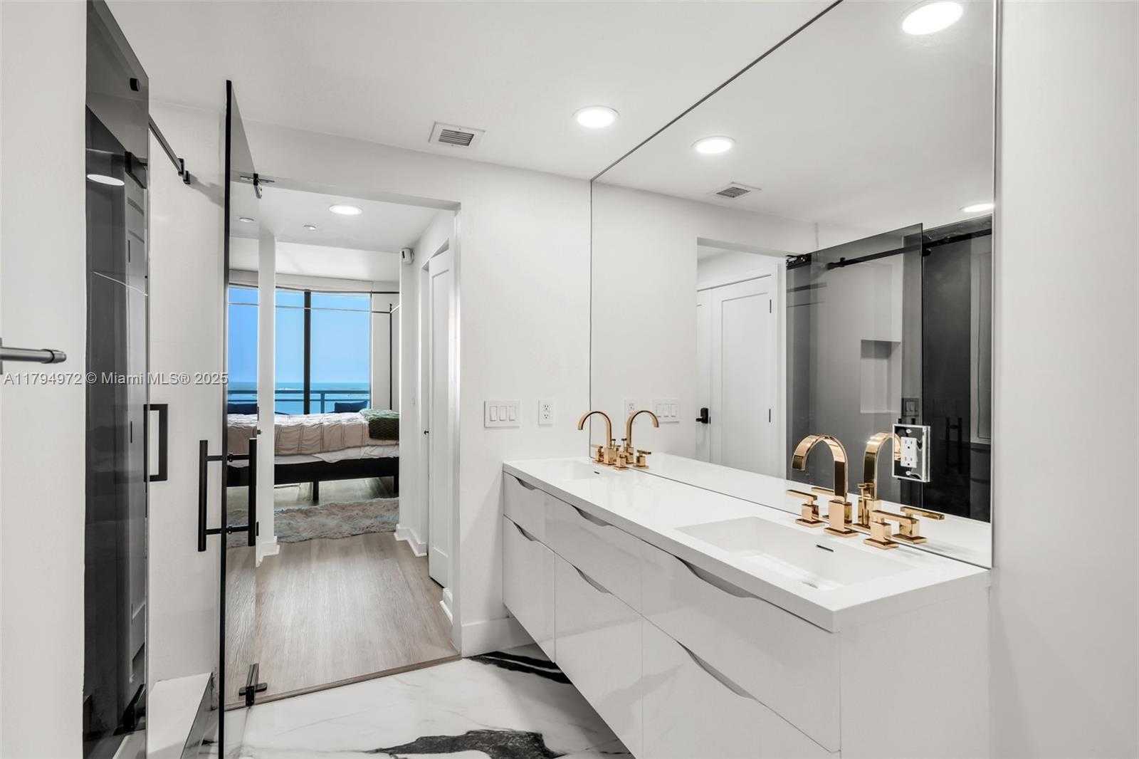 Small Image of 951 BRICKELL AVE #2706, Miami Number 20