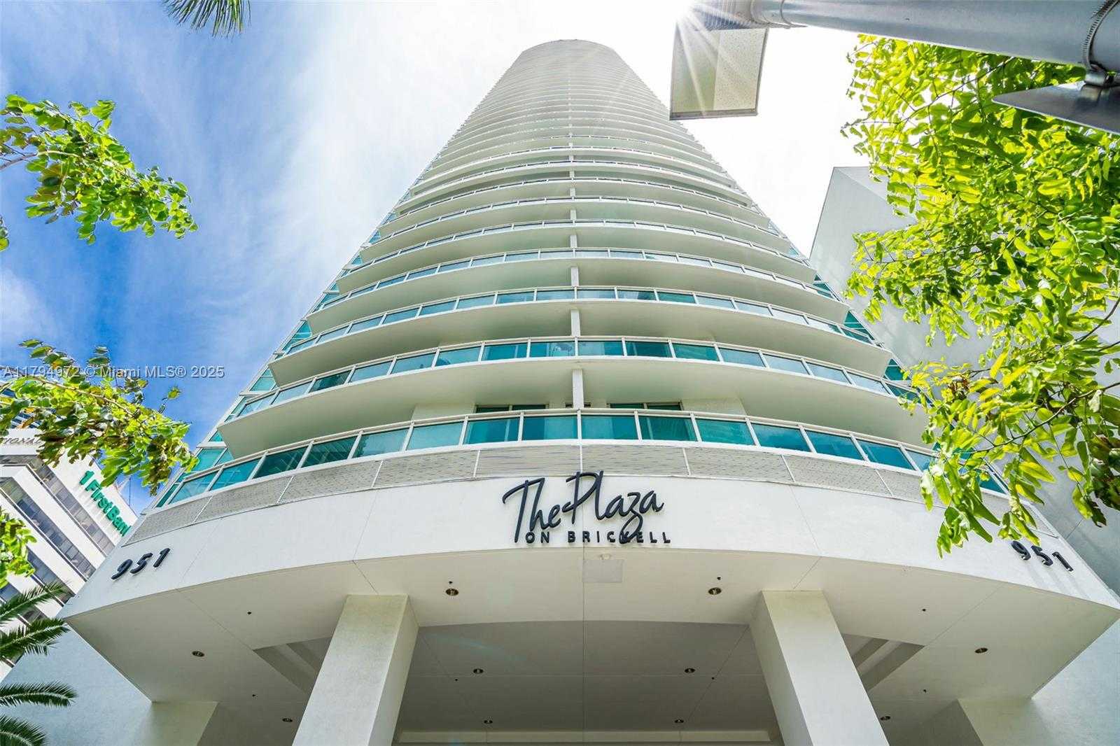 Small Image of 951 BRICKELL AVE #2706, Miami Number 31