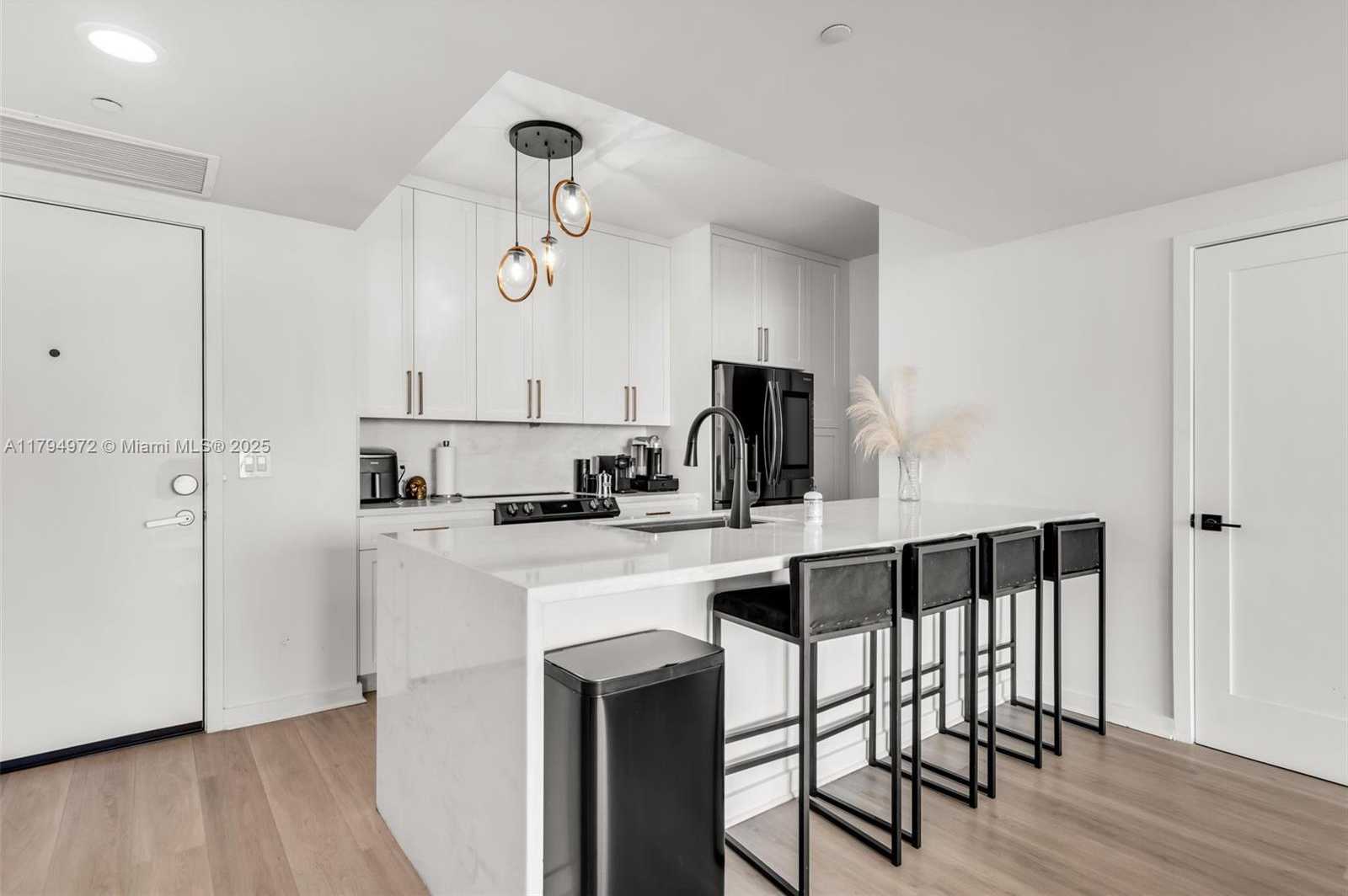Small Image of 951 BRICKELL AVE #2706, Miami Number 8
