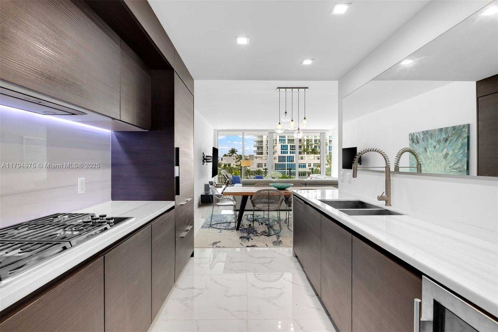 Small Image of 1 COLLINS AVENUE #402, Miami Beach Number 12