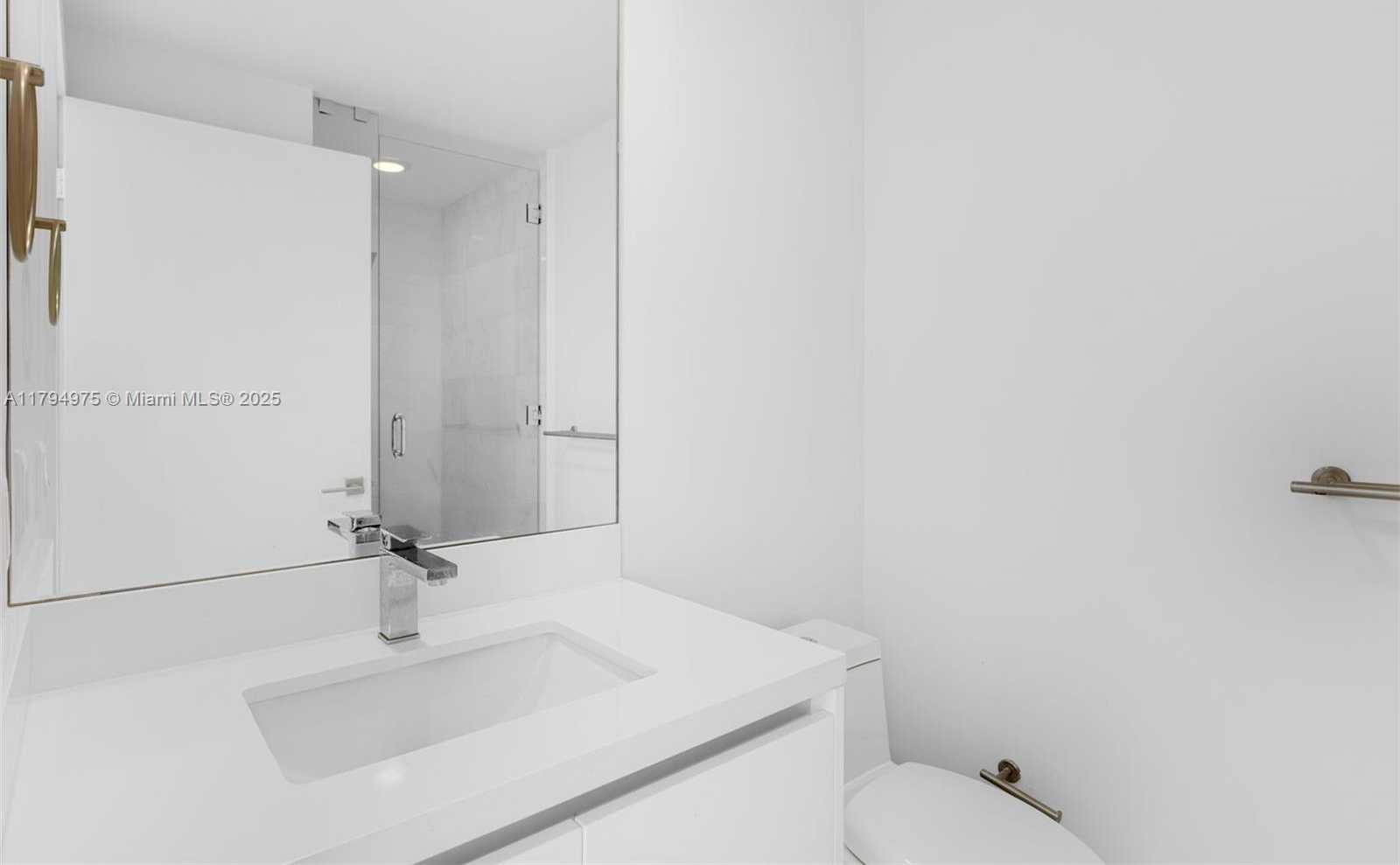 Small Image of 1 COLLINS AVENUE #402, Miami Beach Number 22