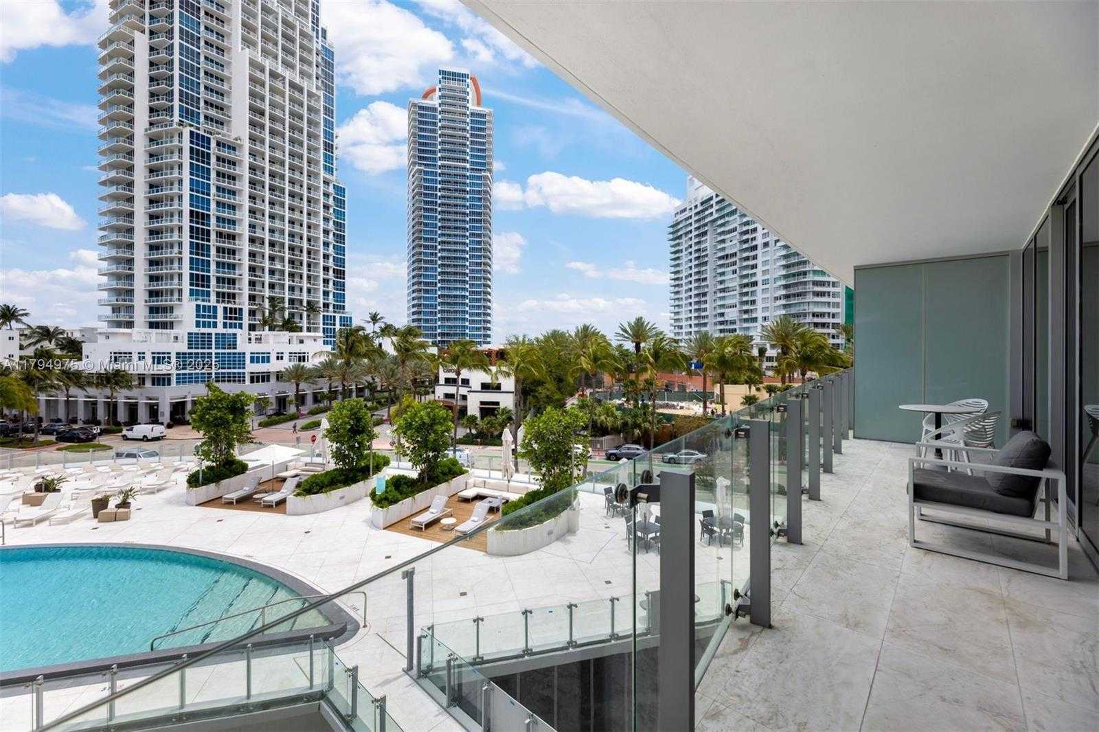 Small Image of 1 COLLINS AVENUE #402, Miami Beach Number 5