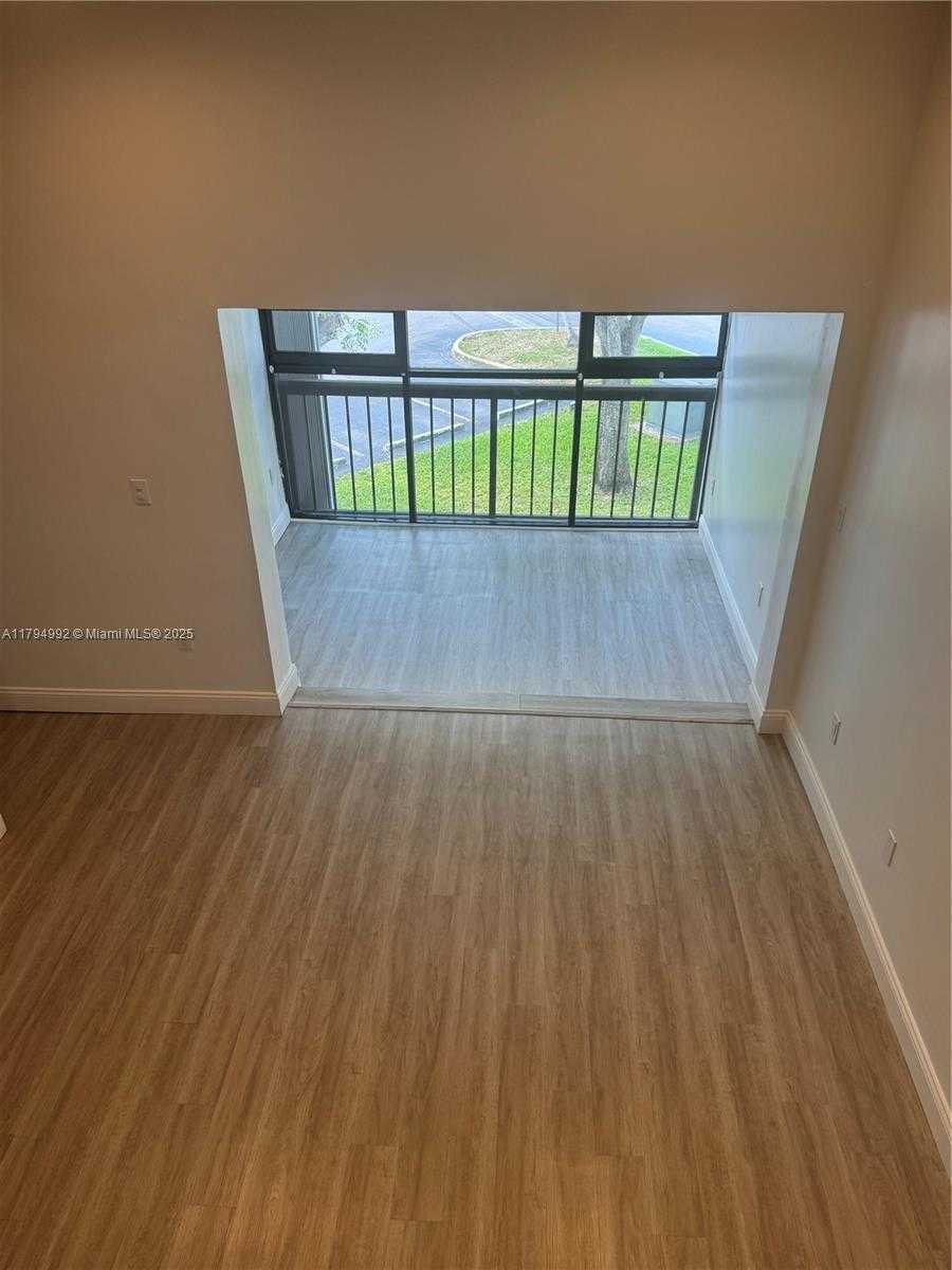 Small Image of 9419 FONTAINEBLEAU BLVD #210, Miami Number 10