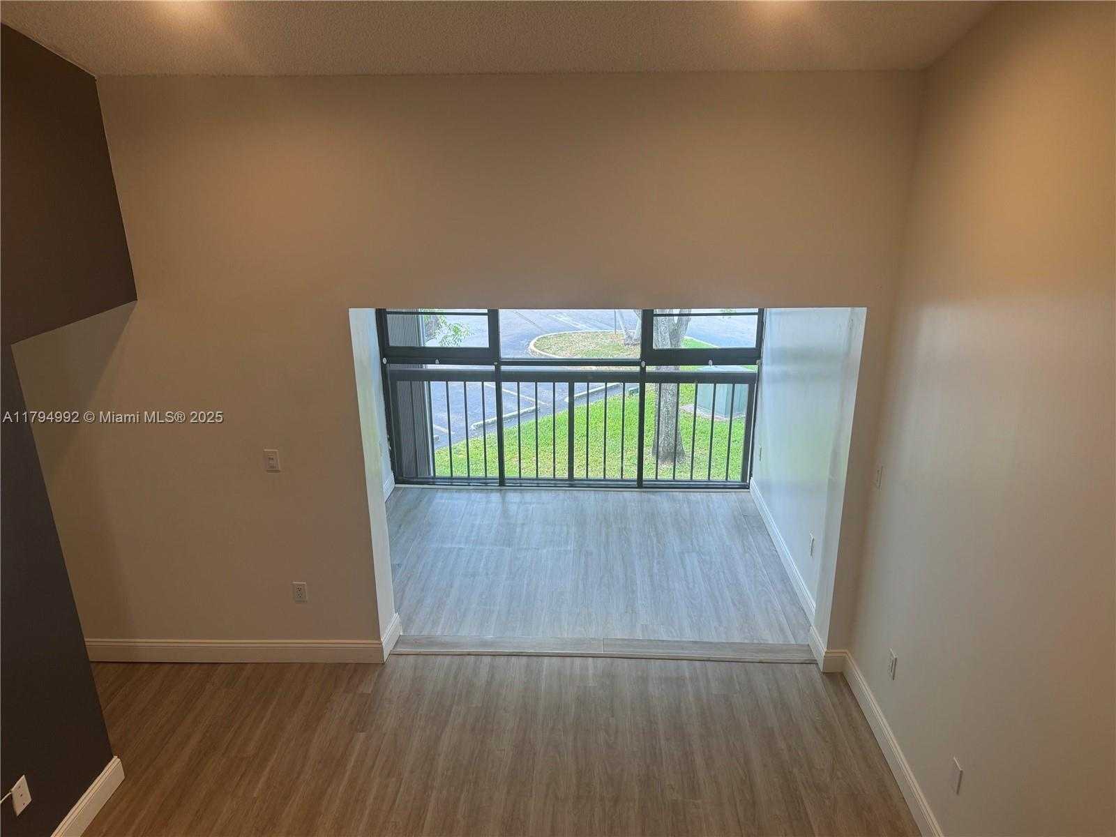 Small Image of 9419 FONTAINEBLEAU BLVD #210, Miami Number 11