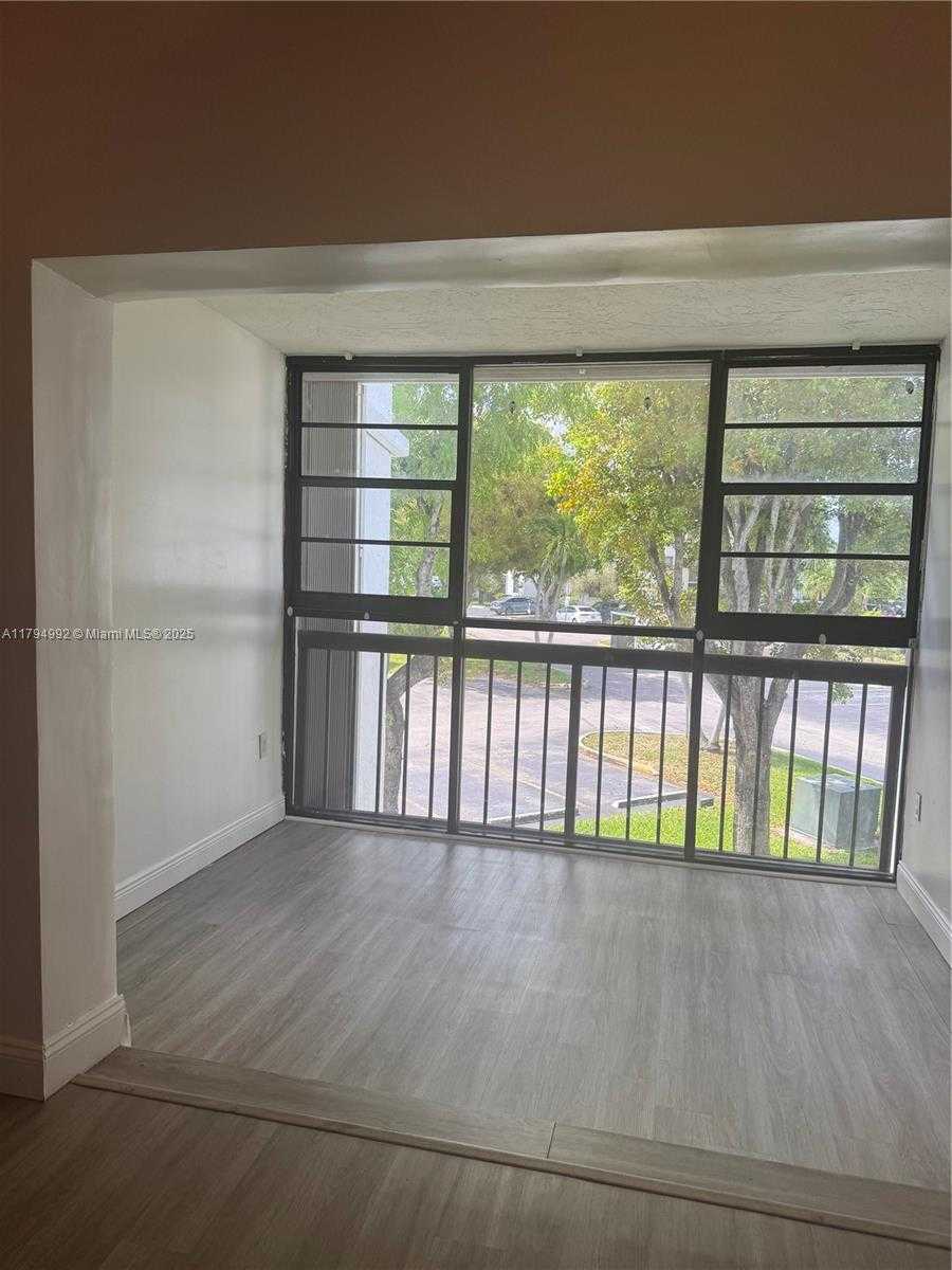 Small Image of 9419 FONTAINEBLEAU BLVD #210, Miami Number 19