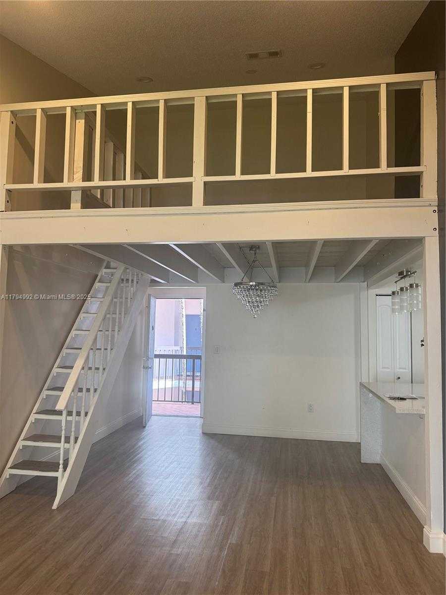 Small Image of 9419 FONTAINEBLEAU BLVD #210, Miami Number 20
