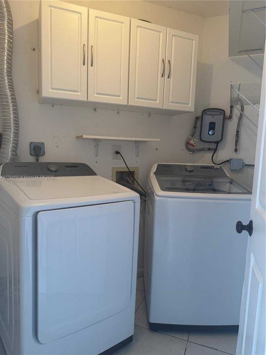 Small Image of 9419 FONTAINEBLEAU BLVD #210, Miami Number 3