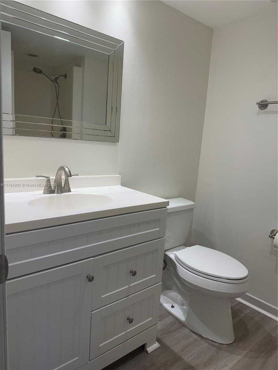 Small Image of 9419 FONTAINEBLEAU BLVD #210, Miami Number 4