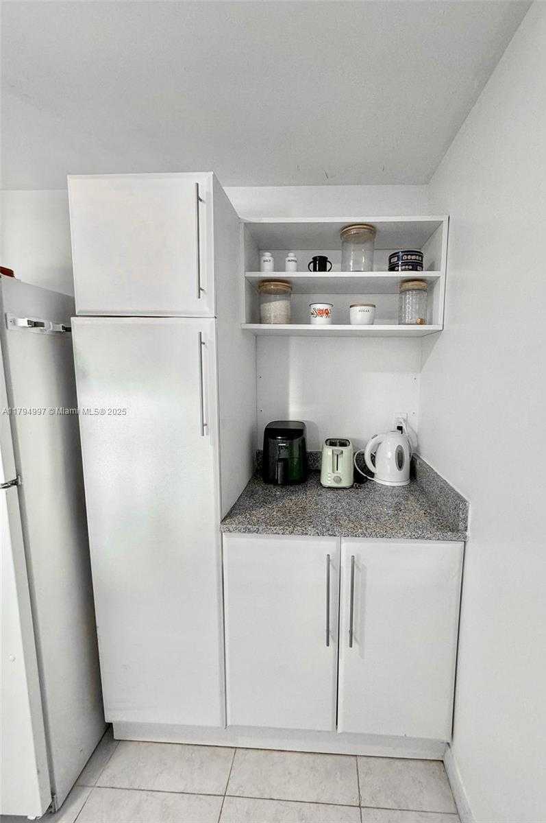 Small Image of 275 NORTH EAST 18TH ST #2004, Miami Number 10
