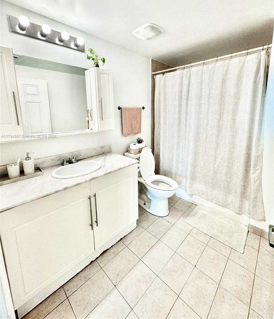 Small Image of 275 NORTH EAST 18TH ST #2004, Miami Number 15