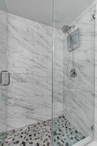 Small Image of 4200 HILLCREST DR #201, Hollywood Number 12